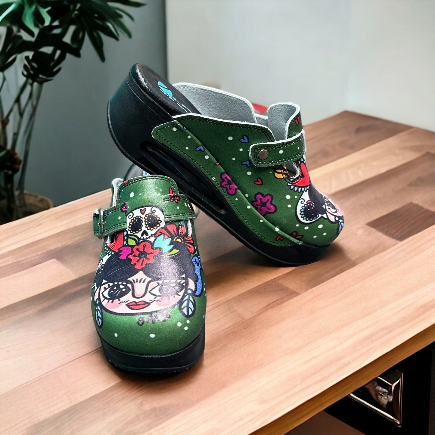 Green Frida Kahlo Air Clogx 224 Leather Clogs Slippers